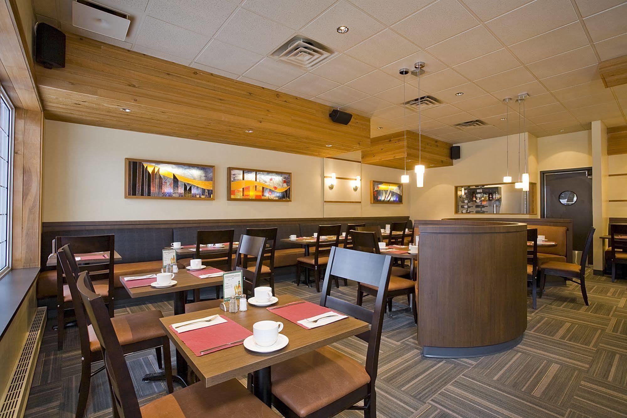 Clarion Pointe La Malbaie Hotel Luaran gambar